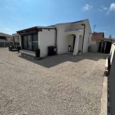 Villa Lunel Lunel  Zewnętrze zdjęcie